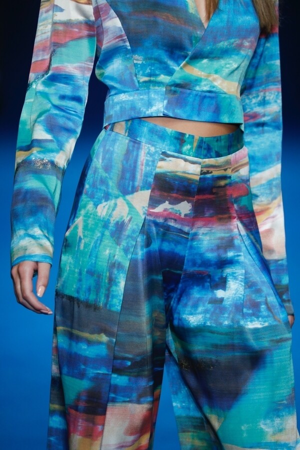 Fabric details Whirlwind 2018